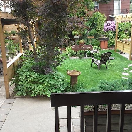 3 Bedrooms 3 Beds Near Metro -2 Parking Free Монреал Стая снимка