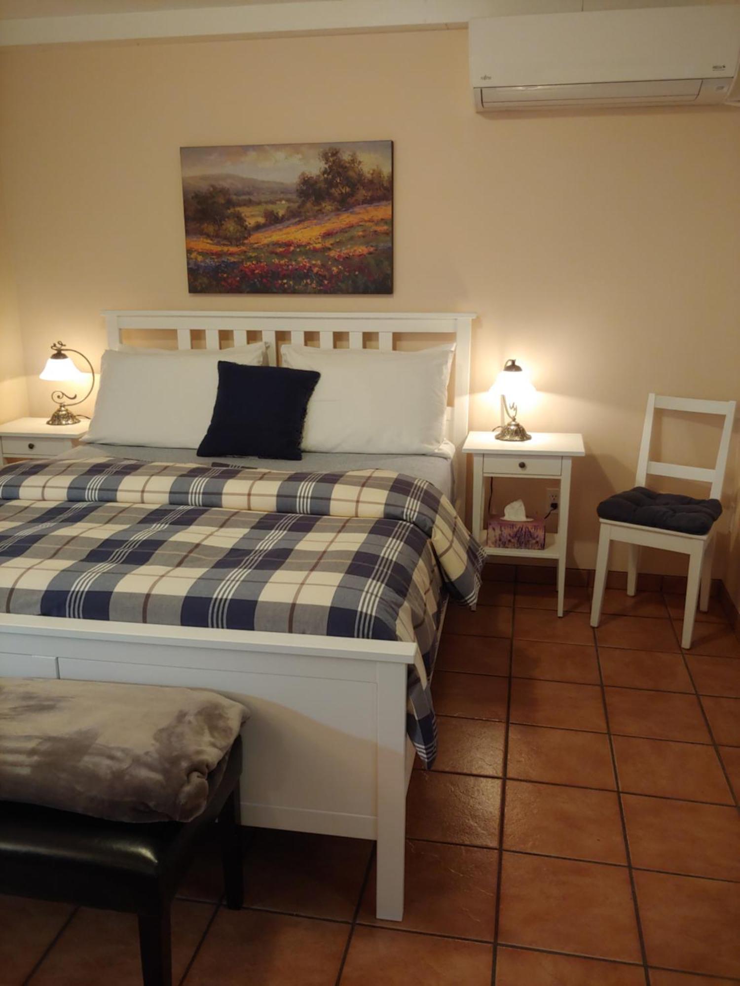 3 Bedrooms 3 Beds Near Metro -2 Parking Free Монреал Екстериор снимка