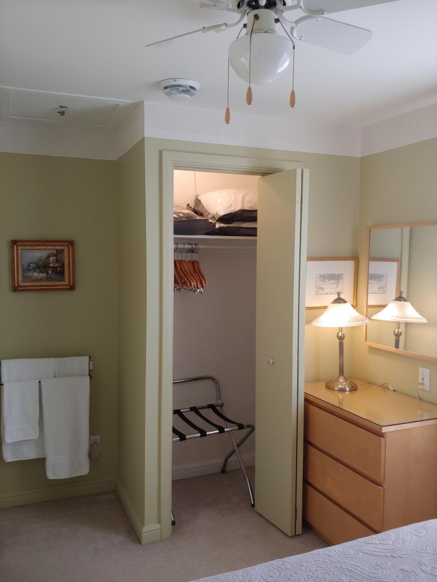 3 Bedrooms 3 Beds Near Metro -2 Parking Free Монреал Екстериор снимка