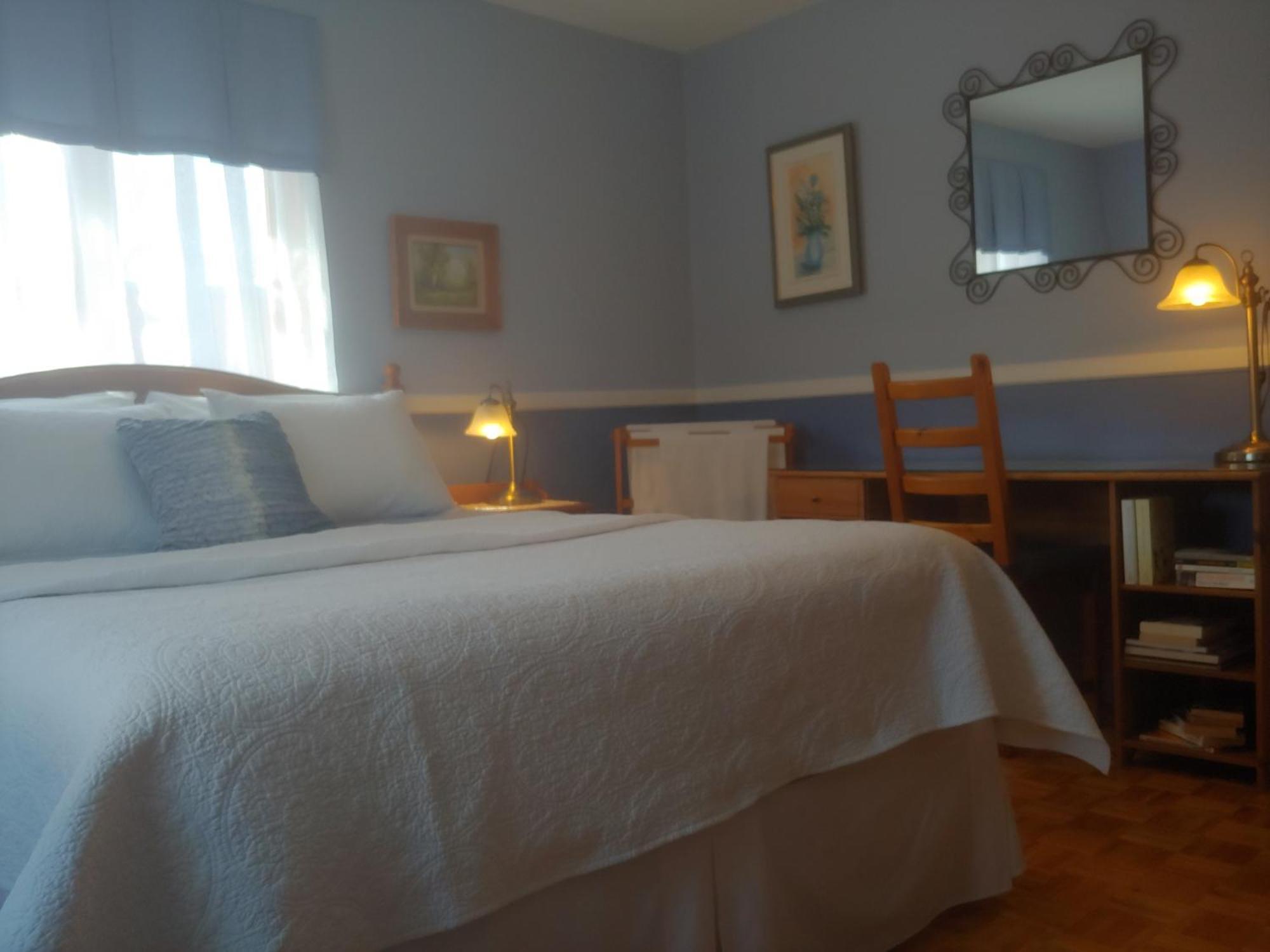 3 Bedrooms 3 Beds Near Metro -2 Parking Free Монреал Екстериор снимка