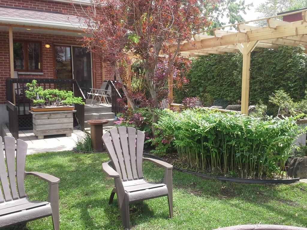 3 Bedrooms 3 Beds Near Metro -2 Parking Free Монреал Стая снимка