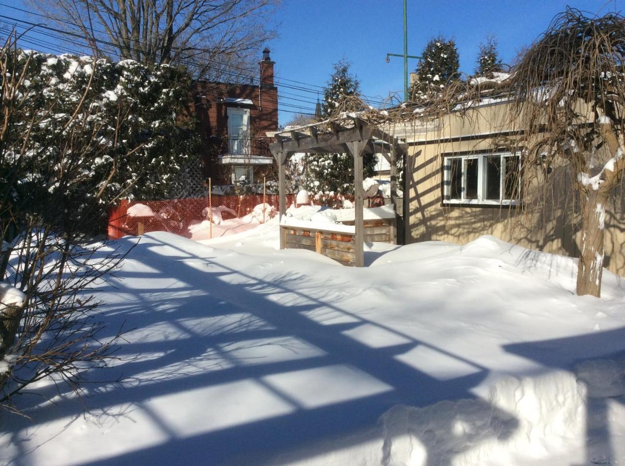 3 Bedrooms 3 Beds Near Metro -2 Parking Free Монреал Екстериор снимка